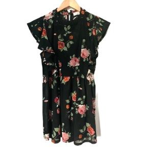 IVY ROSE Black with Floral Print Blouse. Size L